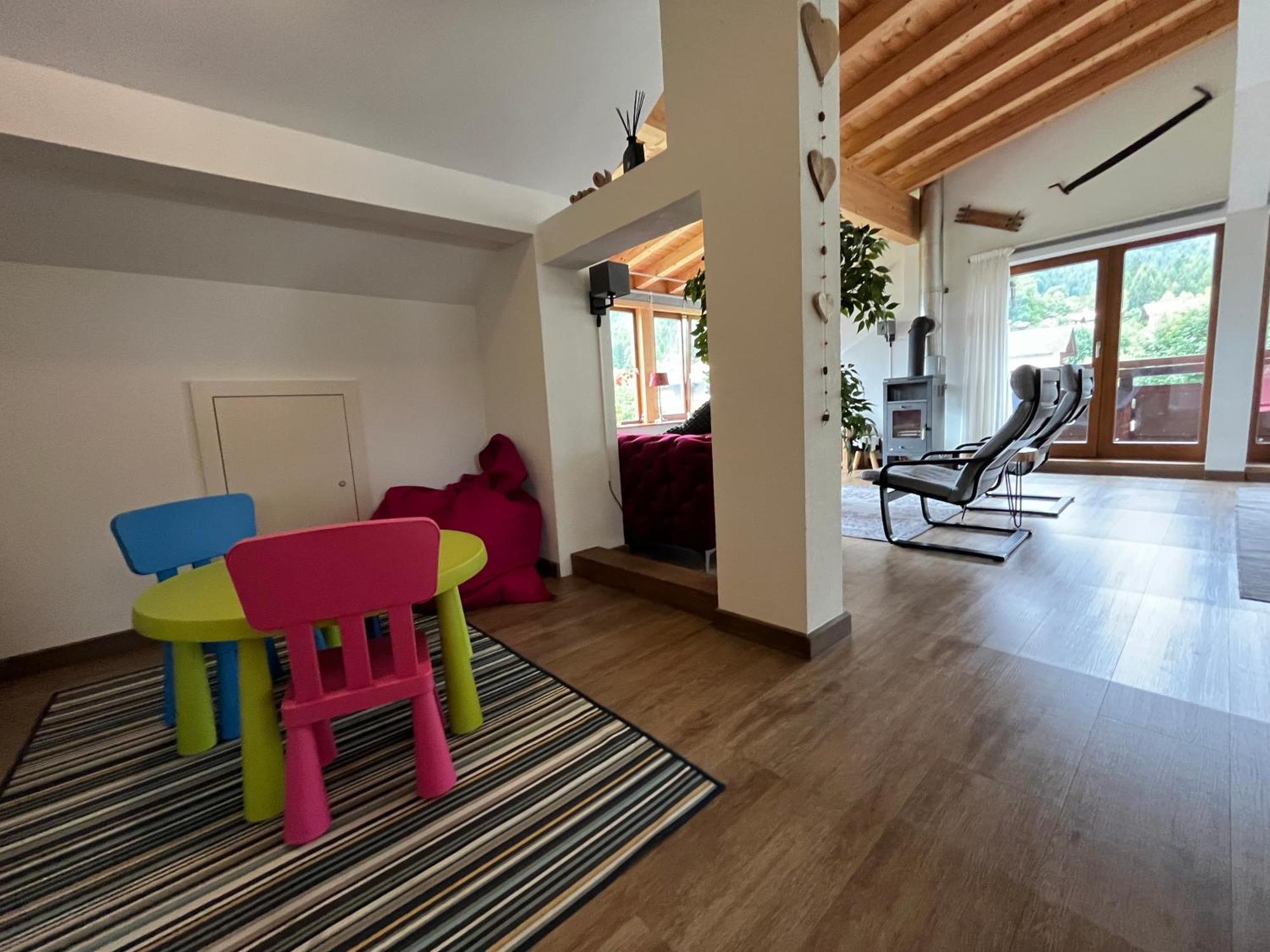 Haus Alpenblume Apartment Ehrwald Phòng bức ảnh